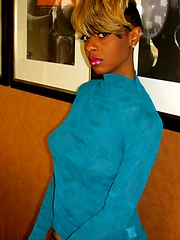 Meet Kadi and her beautiful gorgeous black body