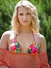 Mia Malkova - undresses outside in the sun