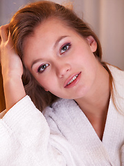 Solveig portrays a seductive woman ready for a passionate night