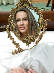 Trista A\'s classic beauty and natural assets on display